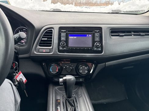 Used 2020 Honda HR-V LX image 9