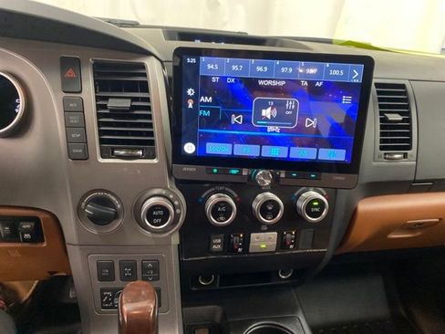 Used 2015 Toyota Sequoia Platinum AWD/4WD image 24