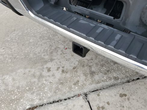 Used 2017 GMC Canyon SLE w/ Nightfall Edition image 9