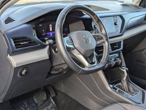 Used 2024 Volkswagen Taos SE image 14