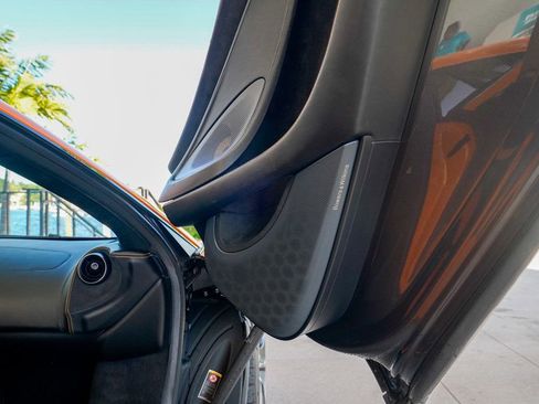 Used 2018 McLaren 570S Spider image 73