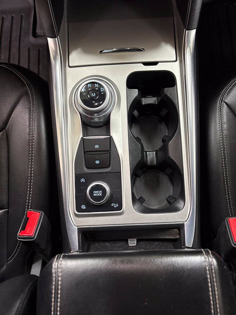 Used 2020 Ford Explorer XLT w/ Equipment Group 202A AWD/4WD image 13