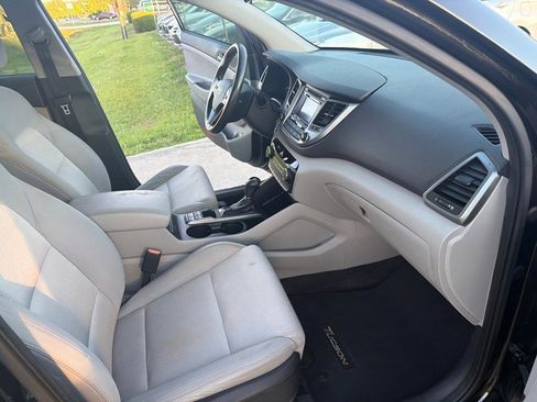 Used 2017 Hyundai Tucson Sport FWD image 16