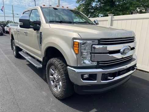 Used 2017 Ford F250 Lariat w/ Lariat Ultimate Package AWD/4WD image 2
