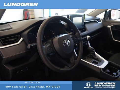 Used 2019 Toyota RAV4 LE w/ All Weather Liner Package AWD/4WD image 10