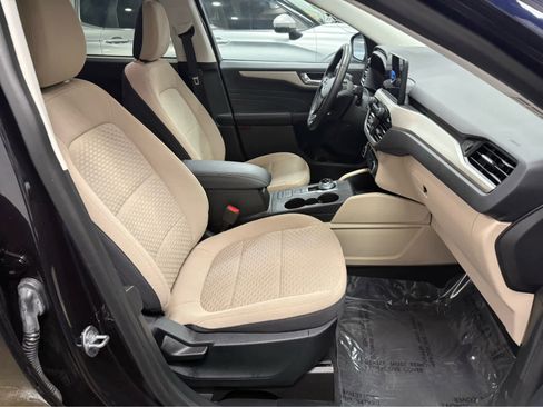 Used 2021 Ford Escape SE w/ Cold Weather Package AWD/4WD image 14