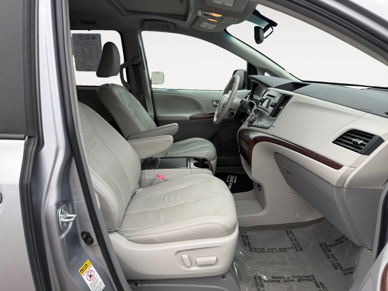 Used 2012 Toyota Sienna XLE FWD image 19