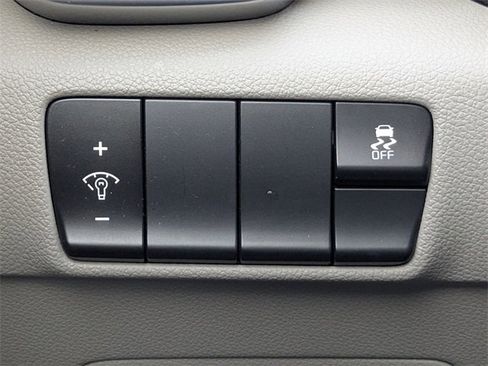 Certified 2018 Kia Sportage LX w/ LX Popular Package image 31