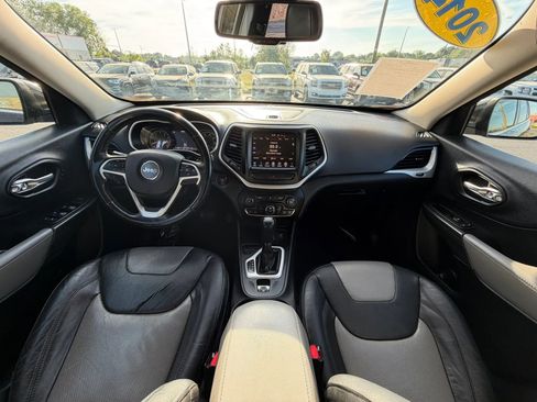 Used 2014 Jeep Cherokee Limited w/ Luxury Group FWD image 11