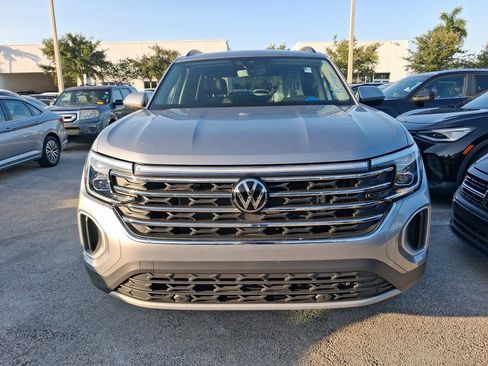 Used 2024 Volkswagen Atlas SE FWD image 4