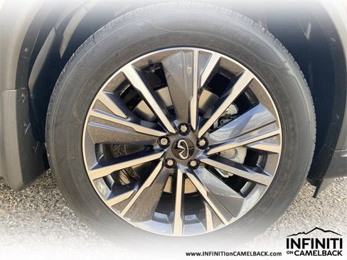New 2026 INFINITI QX60 Luxe w/ Family Package image 9