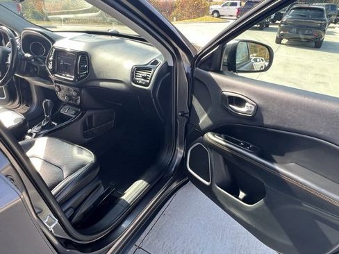 Used 2018 Jeep Compass Limited w/ Navigation Group image 30