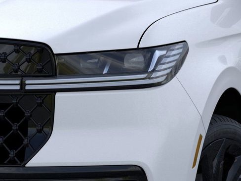 New 2025 Lincoln Navigator Black Label image 24