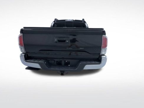 Certified 2023 Toyota Tacoma TRD Off-Road AWD/4WD image 8