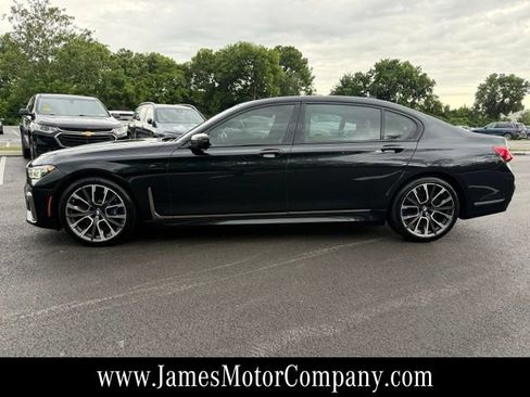 Used 2022 BMW M760i xDrive w/ Luxury Rear Seating Package AWD/4WD image 8