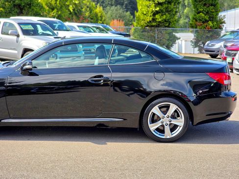 Used 2012 Lexus IS 250C RWD image 9