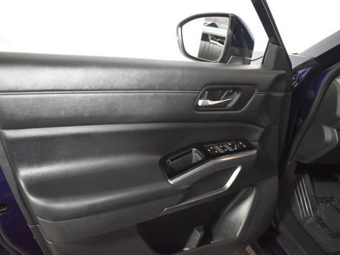 Used 2022 Nissan Pathfinder SL w/ SL Black Package AWD/4WD image 7