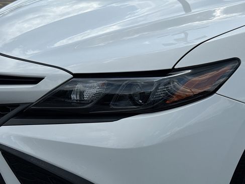 Used 2023 Toyota Camry SE FWD image 9