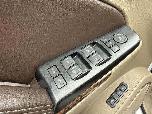 Used 2017 Chevrolet Tahoe LT w/ Luxury Package AWD/4WD image 24