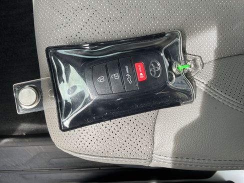 Used 2025 Toyota Tundra Limited w/ TRD Off-Road Package AWD/4WD image 35