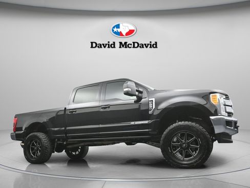 Used 2017 Ford F250 Lariat w/ Lariat Value Package AWD/4WD image 31