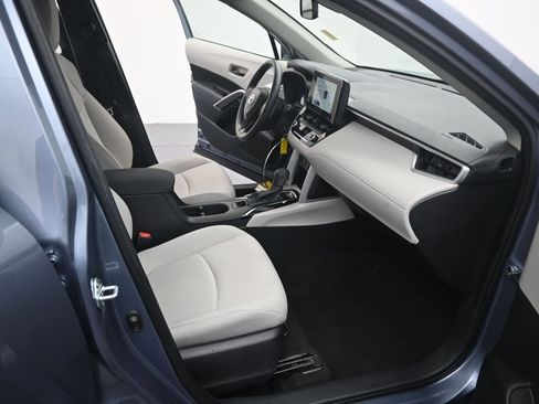 Used 2023 Toyota Corolla Cross L FWD image 15