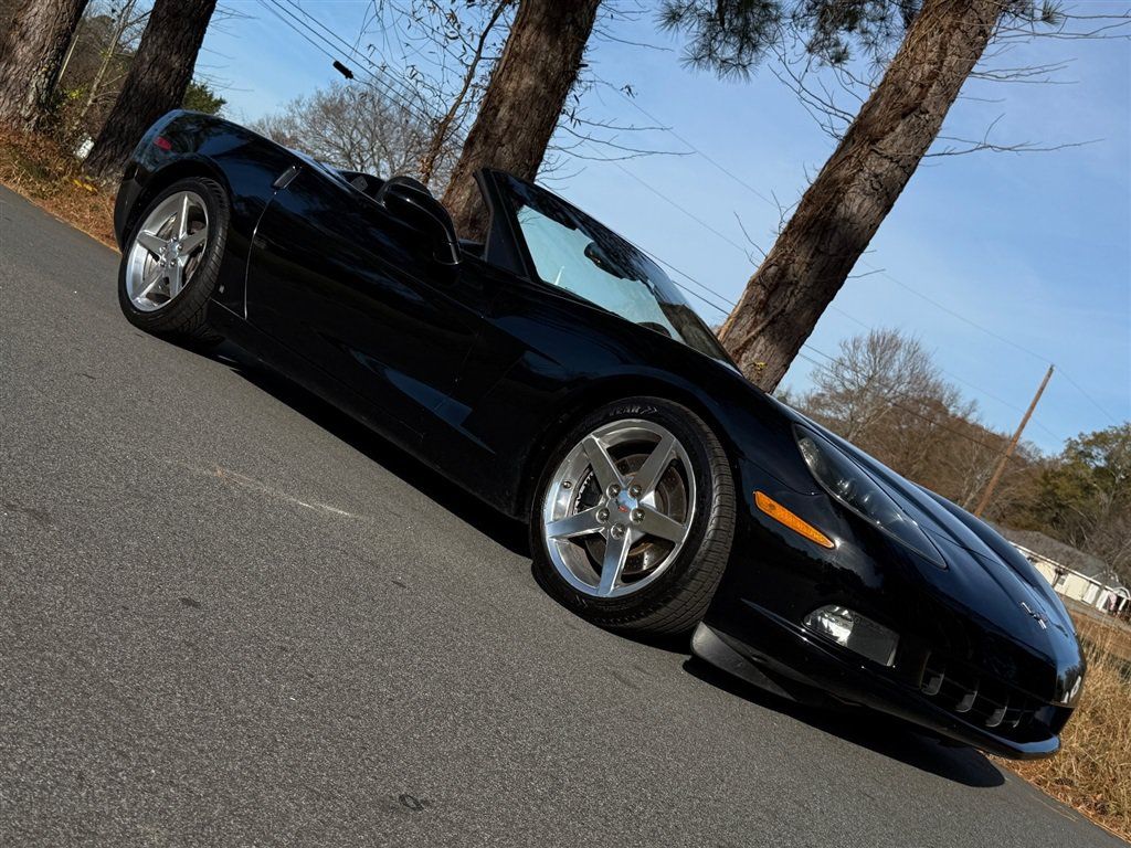 Used 2006 Chevrolet Corvette Convertible w/ Preferred Equipment Group RWD image 21