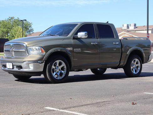 Used 2015 RAM 1500 Laramie w/ Convenience Group AWD/4WD image 11
