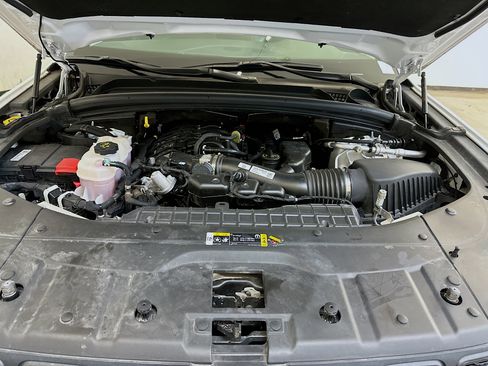 Used 2023 Jeep Grand Cherokee Limited w/ Black Appearance Package image 35