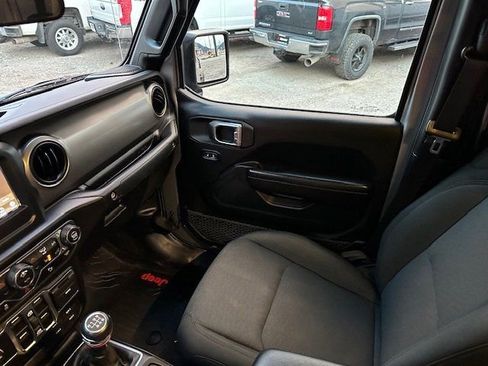 Used 2020 Jeep Gladiator Sport w/ Advanced Safety Group image 20