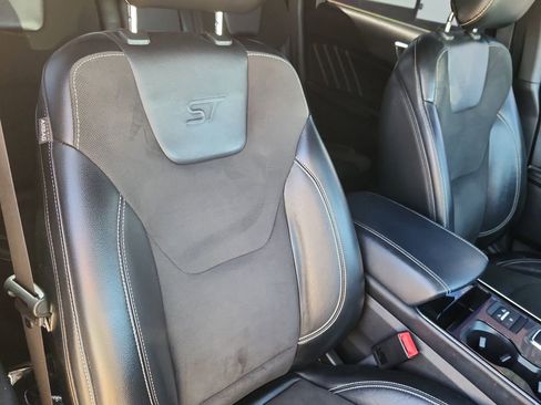 Used 2019 Ford Edge ST w/ Equipment Group 401A AWD/4WD image 18