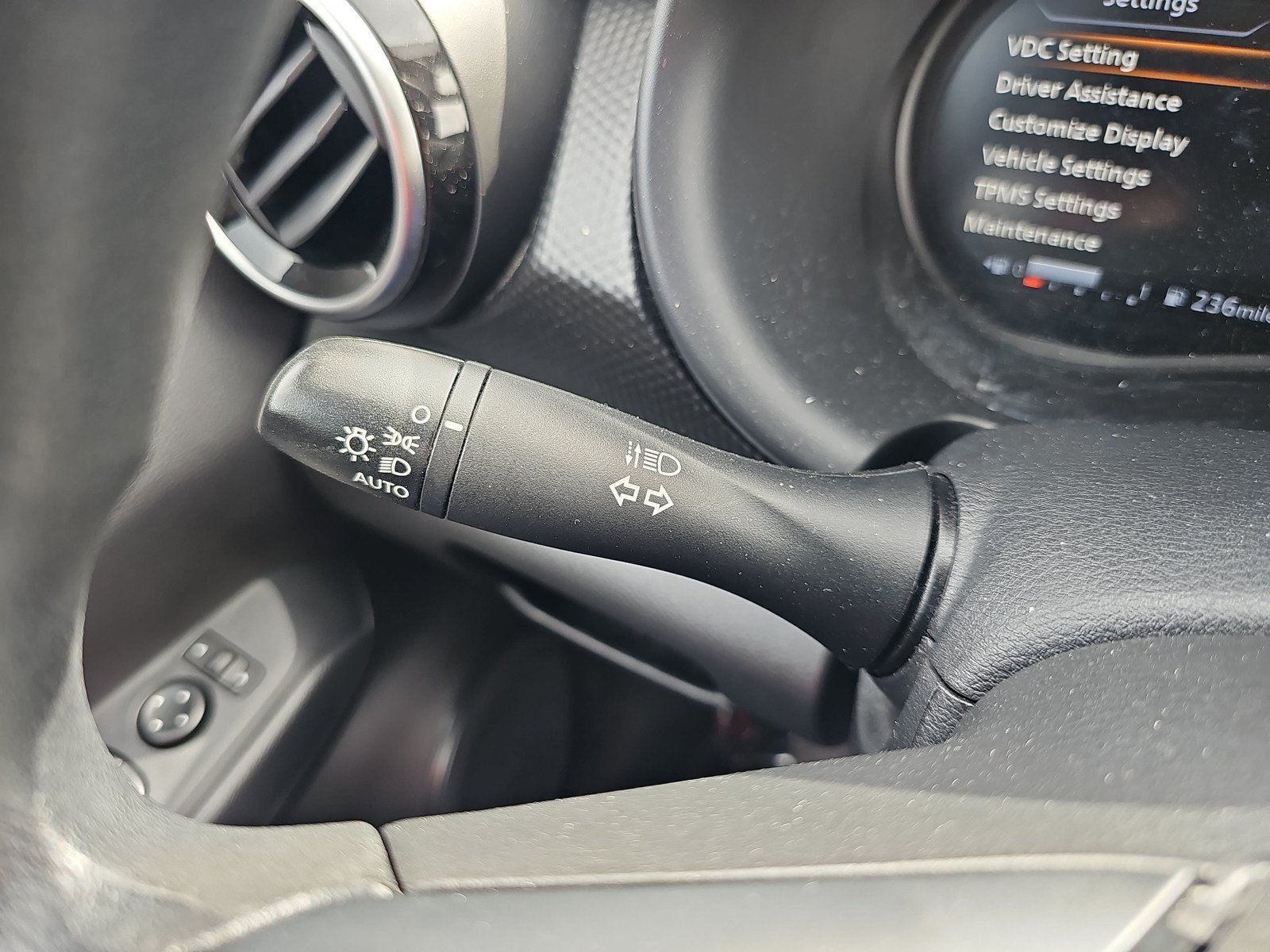 Used 2024 Nissan Kicks SV FWD image 33