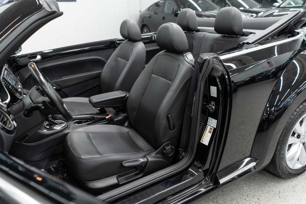 Used 2013 Volkswagen Beetle TDI FWD image 9