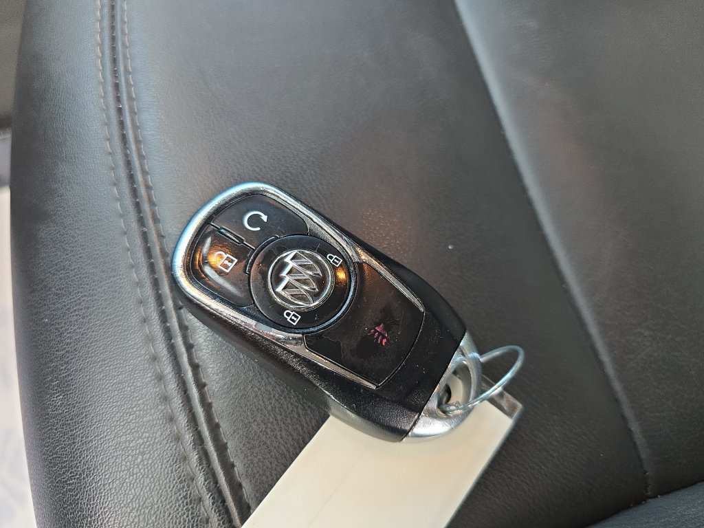 Used 2017 Buick Encore Essence AWD/4WD image 39