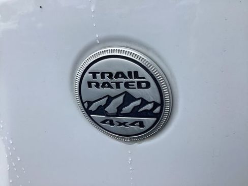 Used 2018 Jeep Wrangler Unlimited Sahara image 16