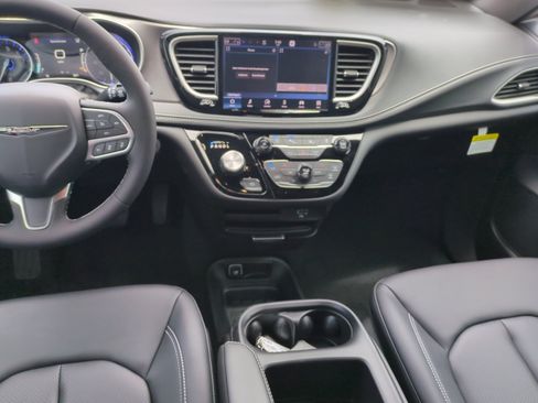 New 2026 Chrysler Pacifica Select FWD image 20