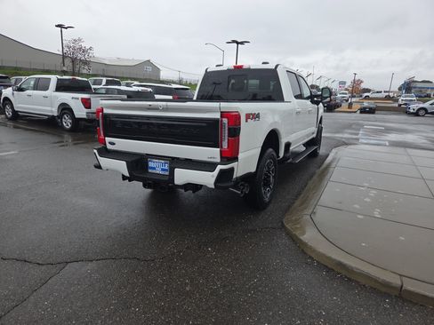 New 2026 Ford F250 Platinum w/ FX4 Off-Road Package image 5