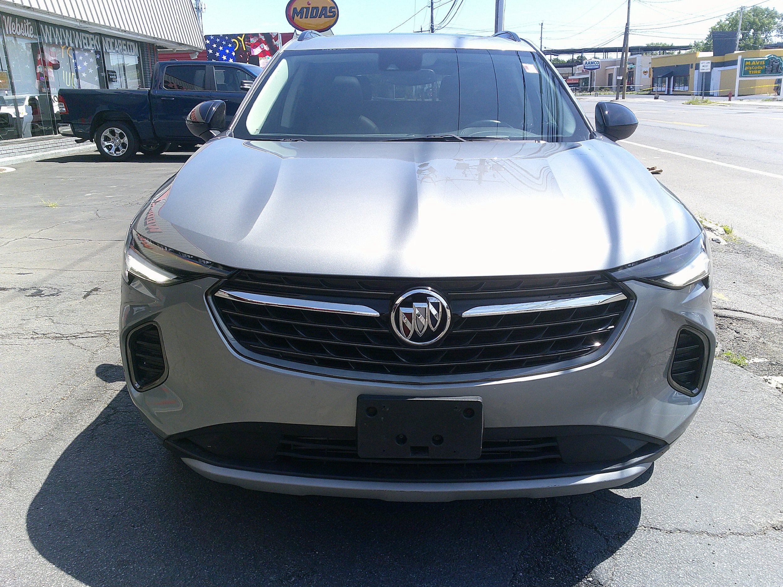 Used 2023 Buick Envision Essence w/ Sport Touring Package AWD/4WD image 3