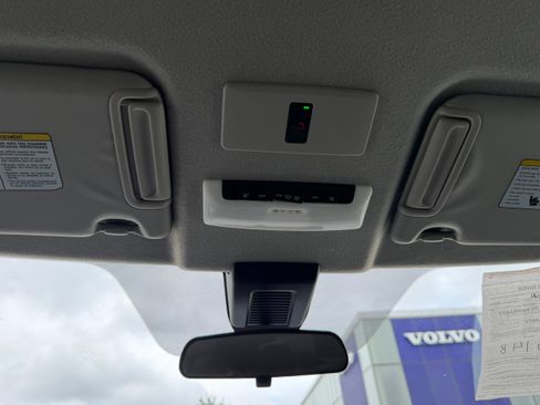 Used 2024 Nissan Kicks SV FWD image 21