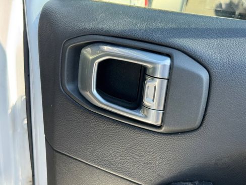 Used 2022 Jeep Wrangler Unlimited Rubicon w/ LED Lighting Group image 39