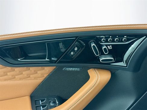 New 2024 Jaguar F-TYPE R image 15