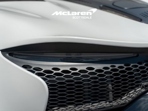 Used 2023 McLaren Artura RWD image 21
