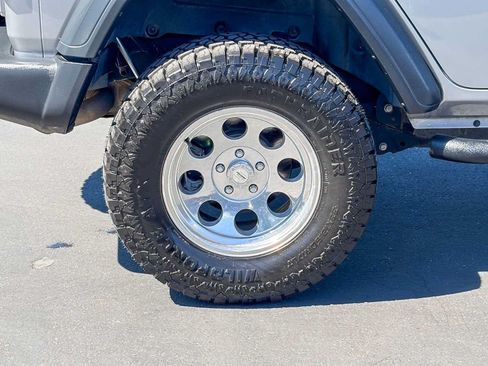 Used 2018 Jeep Wrangler Unlimited Sport AWD/4WD image 10
