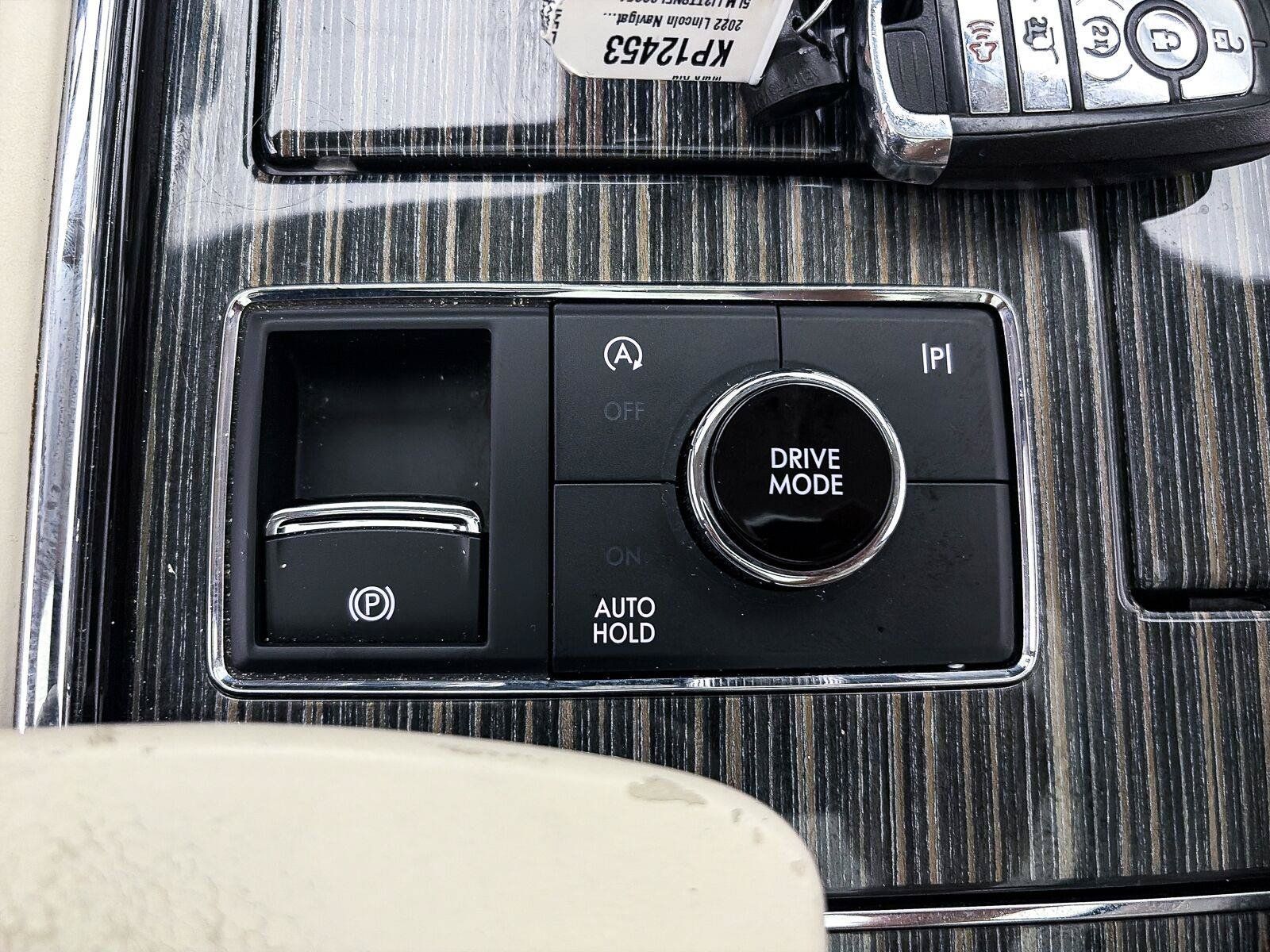 Used 2022 Lincoln Navigator Black Label AWD/4WD image 35