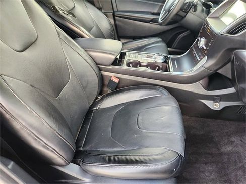 Used 2020 Ford Edge Titanium w/ Equipment Group 301A image 14