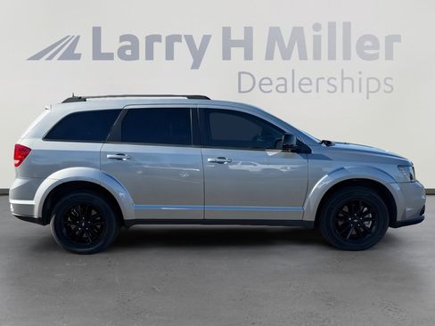 Used 2019 Dodge Journey SE image 7