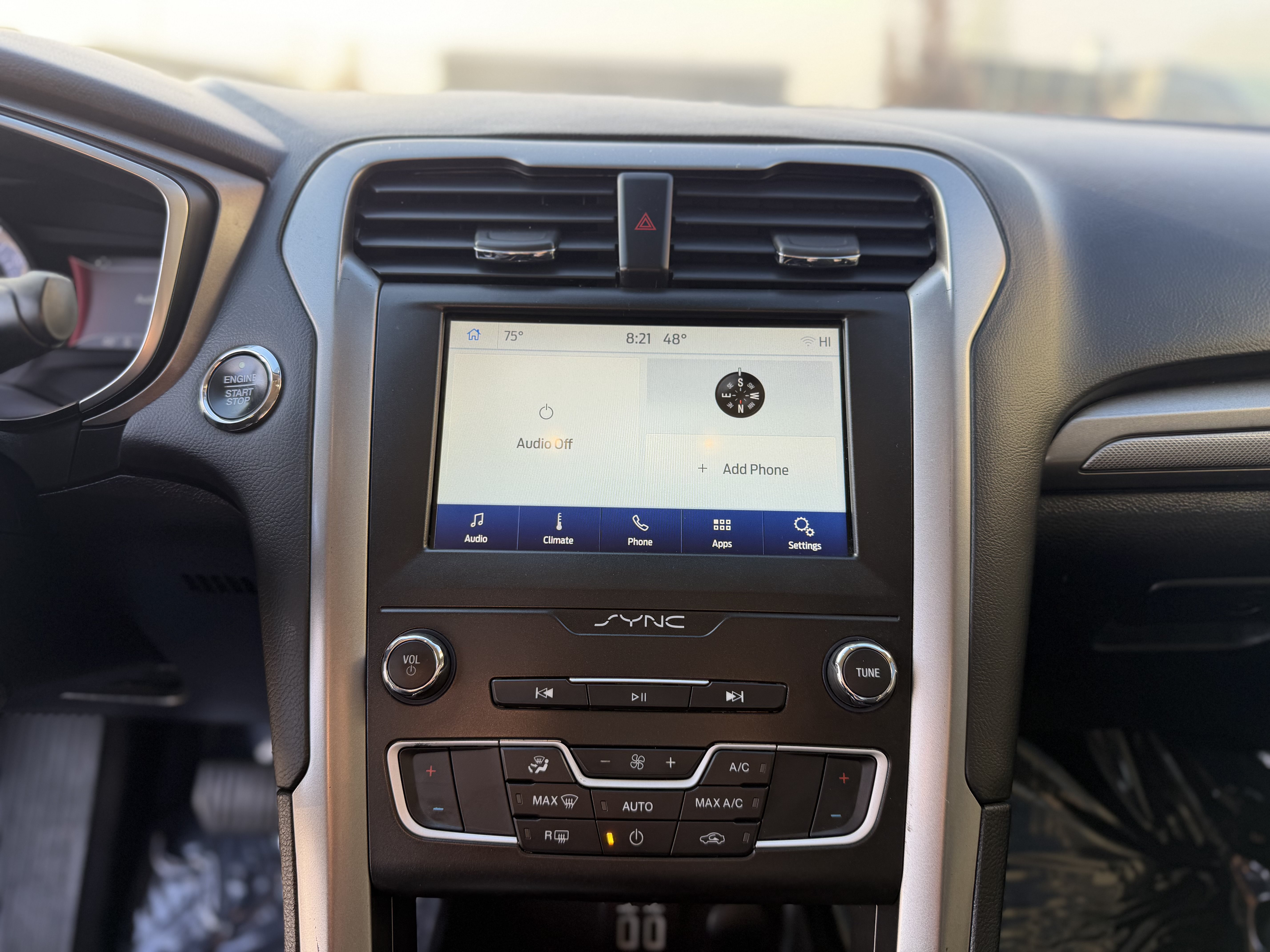 Used 2020 Ford Fusion SE FWD image 11