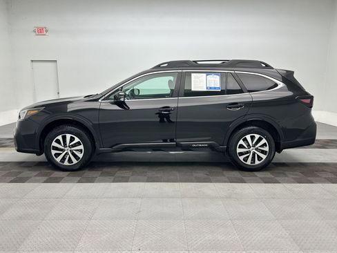 Used 2021 Subaru Outback Premium AWD/4WD image 2