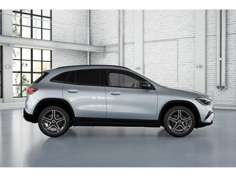 New 2026 Mercedes-Benz GLA 250 4MATIC image 2