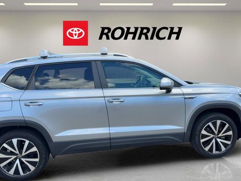 Used 2022 Volkswagen Taos SE image 7